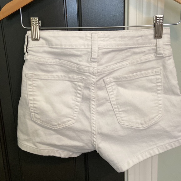 Adorable white shorts! - Picture 4 of 4